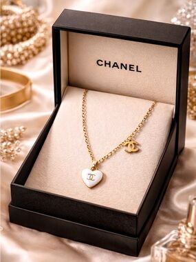 18K Gold Luxury Heart Necklace - White